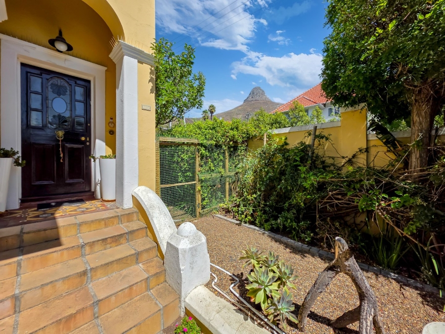 5 Bedroom Property for Sale in Fresnaye Western Cape